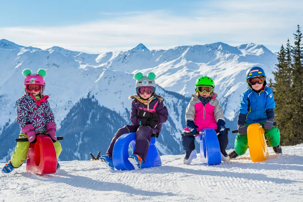 Children skiing on Madrisa Klosters
